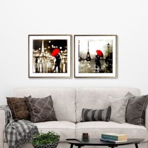 Par de Quadros Casal com Sombrinha Vermelha em Paris para Sala Quarto Hotéis Escritório, 60x60cm C/ Vidro 3mm e Moldura na Cor Dourada Envelhecida